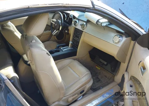 2007 Ford Mustang V6 Deluxe/V6 Premium z USA, uszkodzony, nr VIN 1ZVHT84N175324146